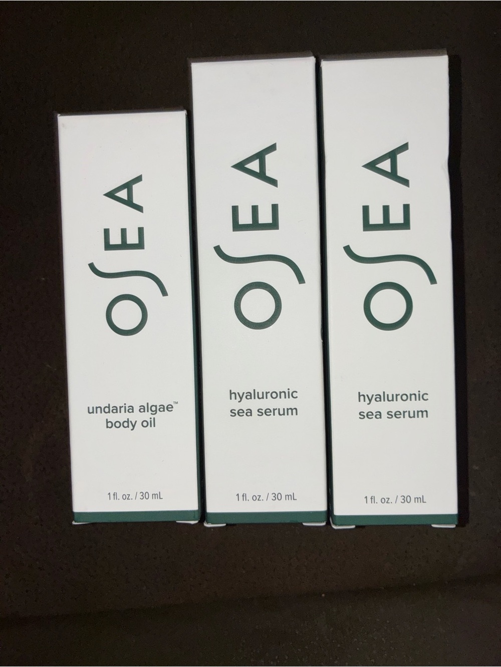 OSEA Hyaluronic Sea Serum & Undaria Algae Body Oil - White and Green